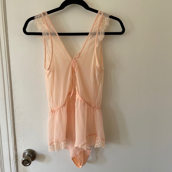 Auden peach teddy 🍑✨ - Picture 2 of 5